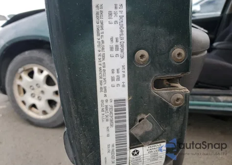 2000 Plymouth Neon Base z USA, uszkodzony, nr VIN 1P3ES46C9YD805301